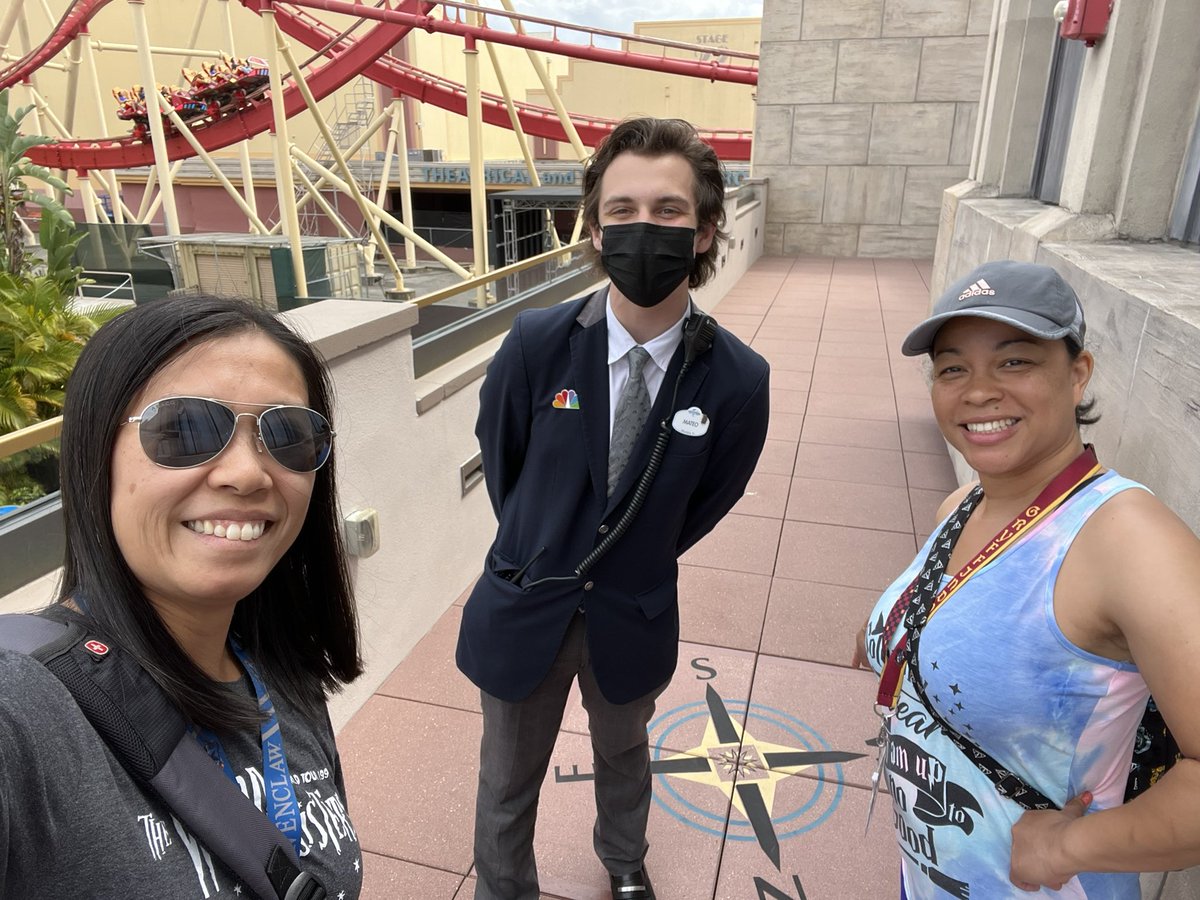 ILuvCali78's tweet photo. Enjoyed our Studio tour with Mateo! We learned so many fun facts and Mateo was the perfect guide! #UOFistBump #UOAP #JimmyFallon https://t.co/fXWcXoR9sb