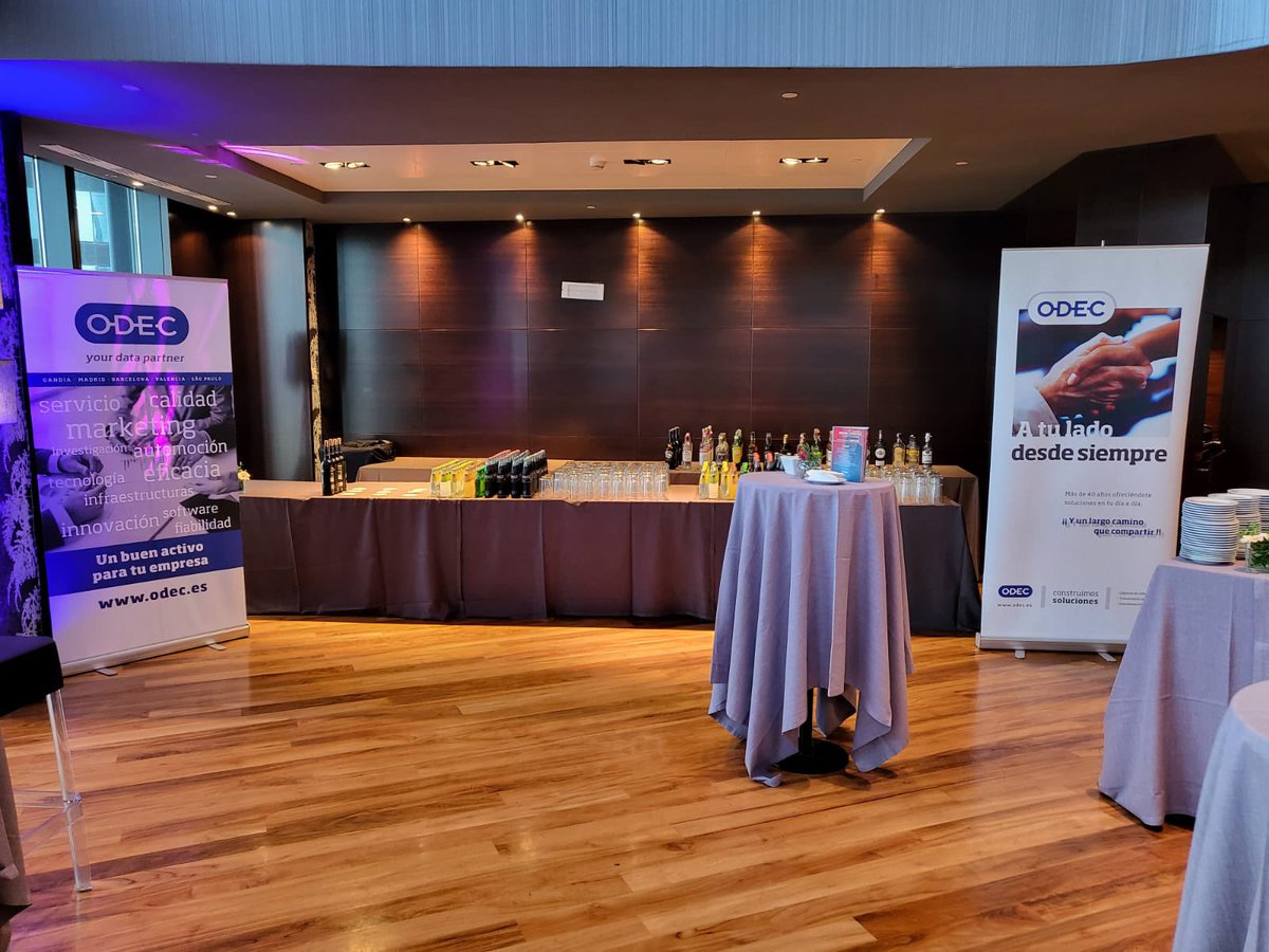 ODEC_SA's tweet photo. ¡Por fin! Celebramos con amigos y compañeros del sector del #marketresearch en #AsambleaInsightsAnalytics. ¡Y nosotros ponemos las copas! Felices de compartir esta velada. Somos #YourDataPartner https://t.co/nBsR2jKRa5