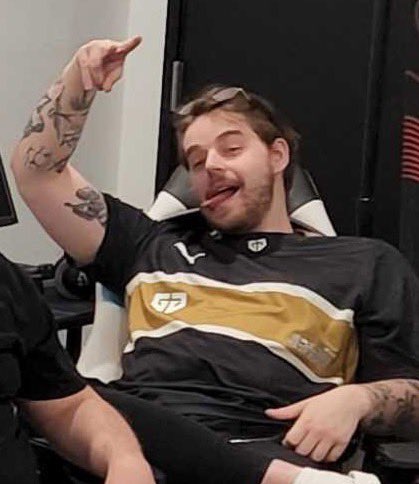 The boys are ready for #VCT Open Quals today 🔥

@rhymeVAL is especially ready.
#GenGVAL #GenGWIN