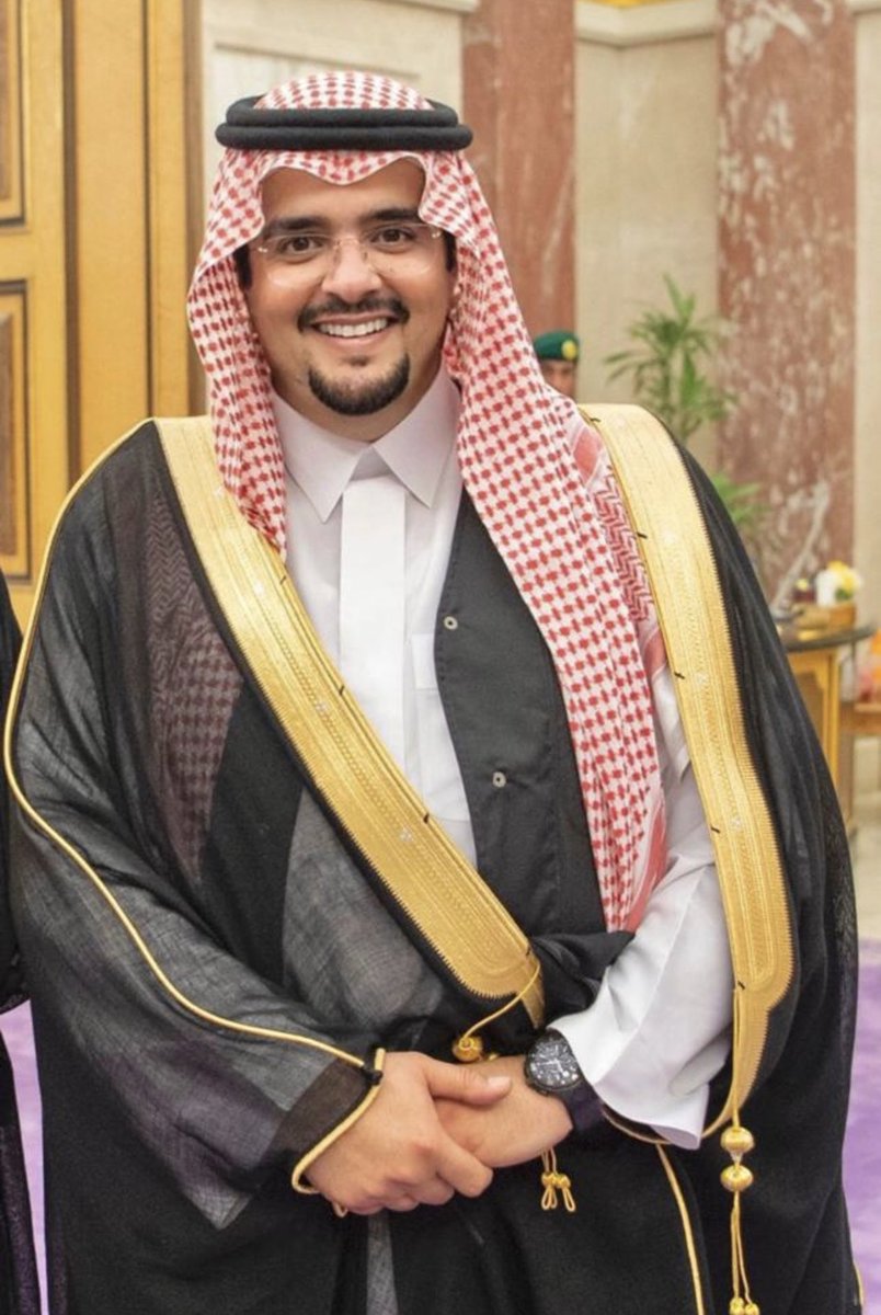 bdweesh's tweet photo. #عبدالعزيز_بن_فهد 
تجدب الارض ماسقاها من الغيم صيّب
وتنبت نفوسنا للدار حب وكرامه

وابو تركي لياغاب المطر ماتغيّب
كل مابطى علينا الغيث قام بمقامه

اخو فيصل واخو نوره واخو كل طيّب
ونجدة اللي مايلقى نجدته من حزامه

جاذبه فيصليٍ لااحتمت ماتهيّب
لابوقعة جراب ولا بيوم الرغامه https://t.co/8VNPTY59yZ