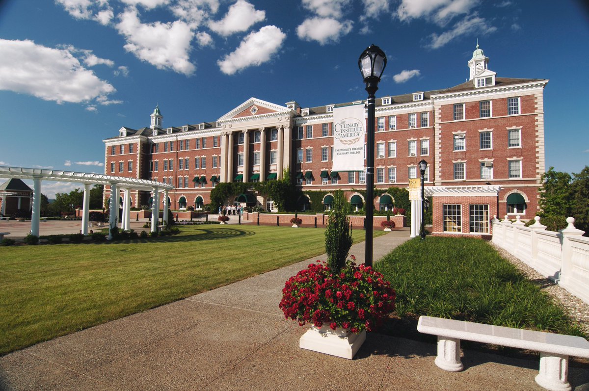 dutchesstourism's tweet photo. Get ready foodies! One of #DutchessCounty's most beloved dining destinations, @CIACulinary, reopens each of its renowned restaurants to the public today. 

Where would you like to dine? To make a reservation, click the link below! 

https://t.co/G5S1gjn8HD https://t.co/Bbh5ojUV61