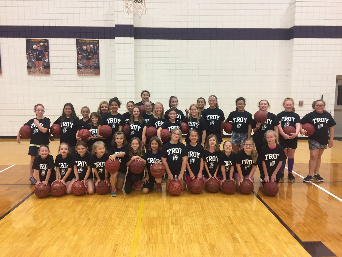 CoachLacy_'s tweet photo. A few throw back Thursday pics from the collection. #AlwaysBballFamily https://t.co/YiBrJx8olq