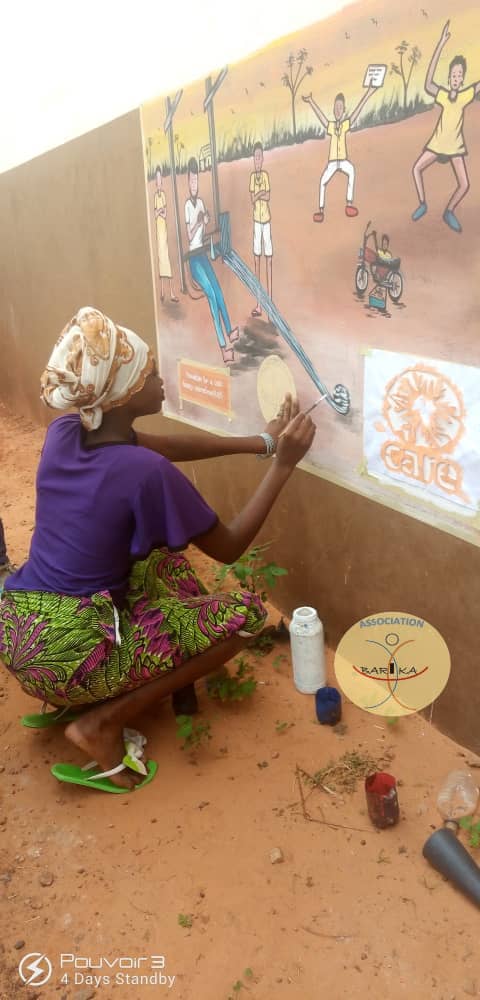 Asso_Barika's tweet photo. Grâce au soutien de @CARE, l'approche d'expression des #rêves et #aspirations à travers le #graffitis a également été expérimentée avec nos ami.e.s apprenti.e.s. Voyez le #pouvoir de ces #jeunes lorsqu'ils expriment leurs rêves et aspirations
#Tedijo #StopVBG #StopGND https://t.co/sXHvIYQZdf