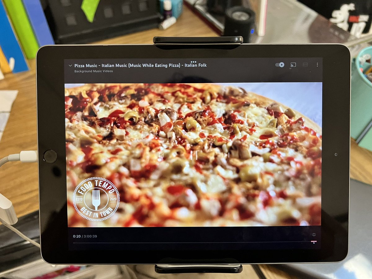 Jones Pizzeria is ready to open tomorrow! Finishing up our <a href="/HMHCo/">HMH Education</a> fraction units with our projects, stations, and of course PIZZA! <a href="/MCPSsandcastle/">MCPS</a>