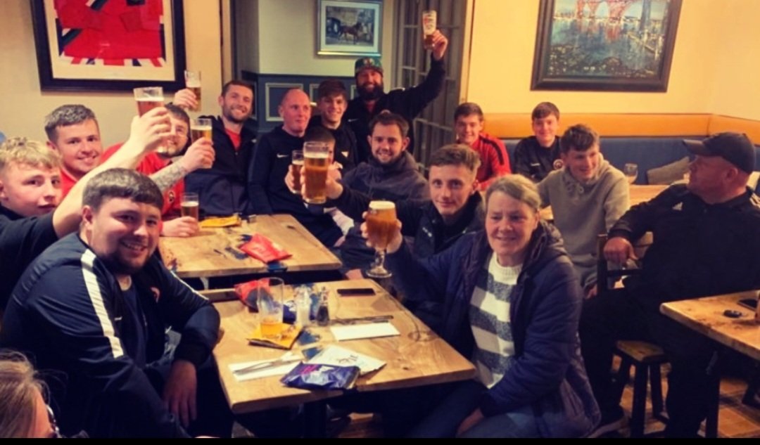 Celebrating midweek points with midweek pints!! ⬛️⬜️⚽️