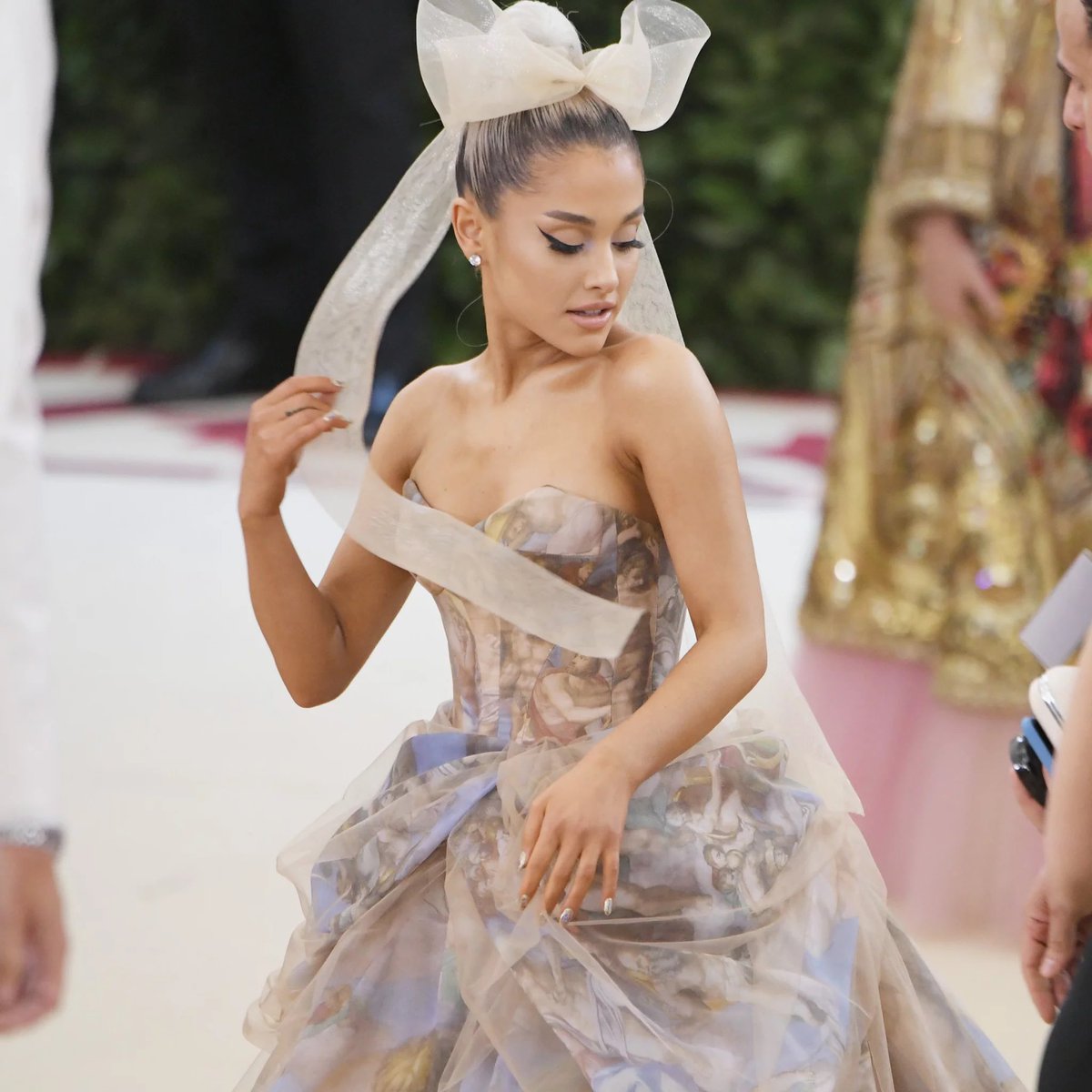 eternalsunshine's tweet image. ariana grande is confirmed to be attending this year’s met gala