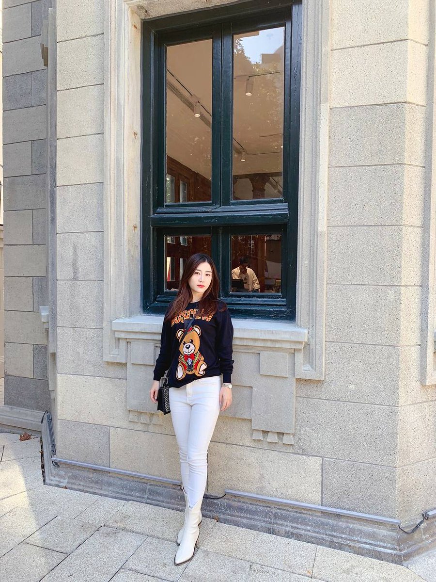 Anna_25801's tweet image. Your future looks are hidden in your present efforts.🥰