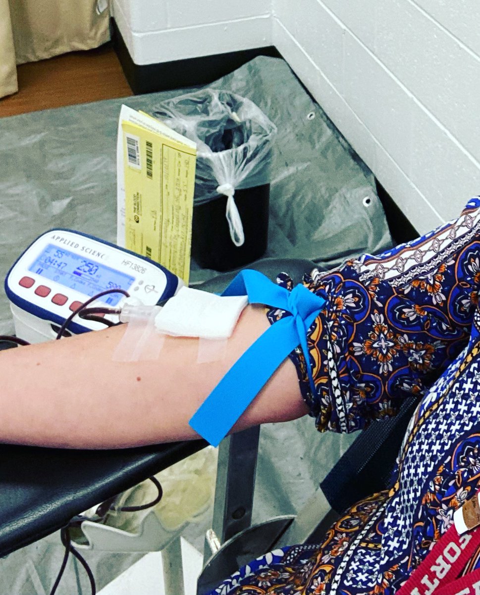 MrsPhillipsSHS's tweet photo. Another great day at @seaforthhs! Gave blood 🩸 thanks to HOSA. Even had a student come hold my hand and tell me to be brave! #schoolcounselor #donateblood #savethreelives https://t.co/nf8HNQa5Ng
