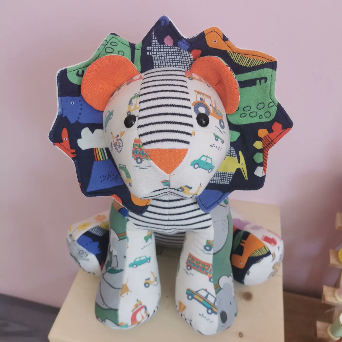 ktkatkreations's tweet photo. Beautiful weighted lion made a gorgeous selection of babygrows and weighted to match little one's birth weight ❤️ #keepsakes #weightedkeepsake #keepsakegifts https://t.co/JrKHB5Wryn