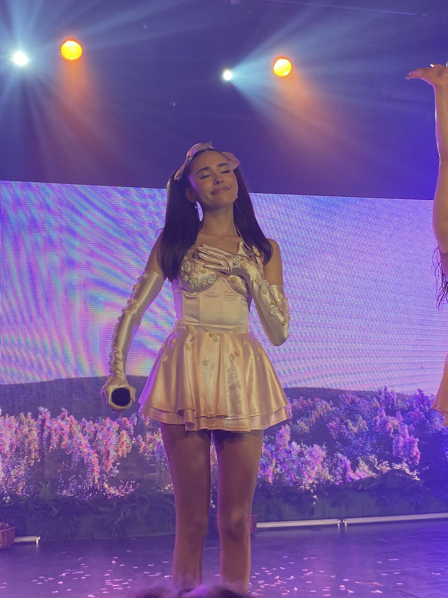only1avenue's tweet photo. i. miss. this. so. much. please come back to minneapolis soon love u @madisonbeer #LifeSupportTour #LSTvids https://t.co/Tvoxy5VrQD