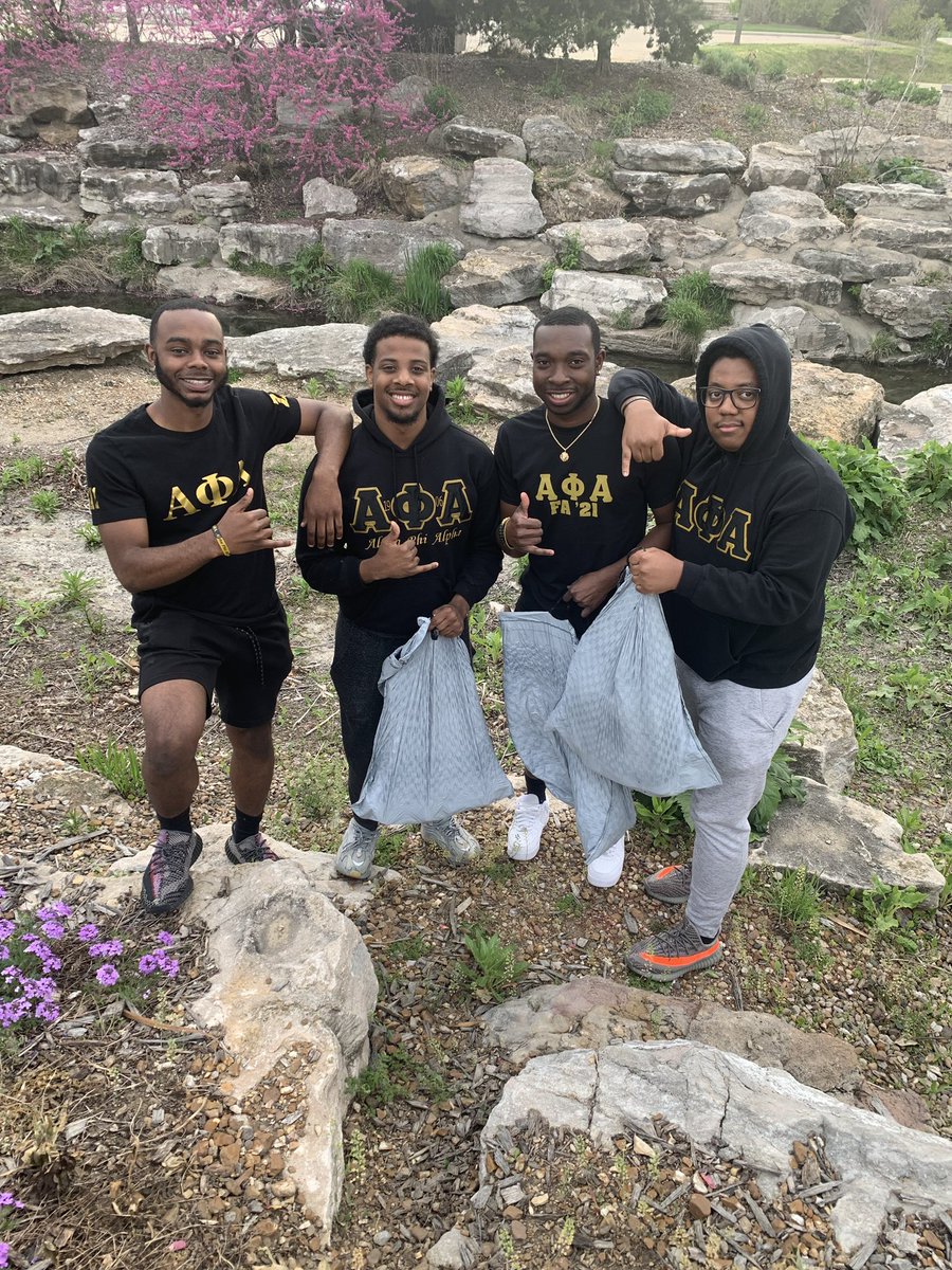 Great time yesterday serving the community with our park clean up at Flatbranch Park! ✨🤙🏾#LongLiveZA #ServantsOfAll