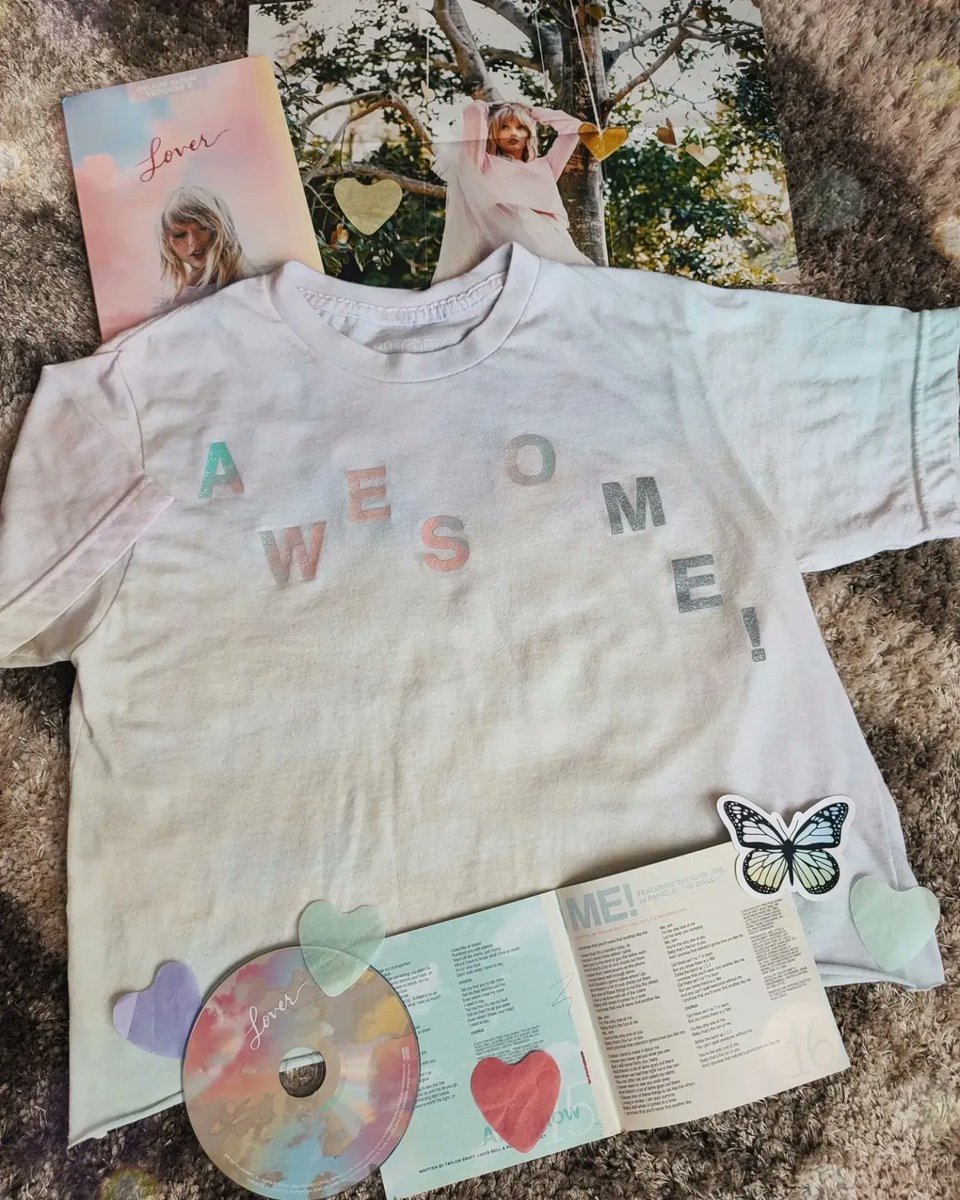 sarahsromantics's tweet photo. I'm still celebrating #3YearsofME and I wanted to show you my awesome tye dye crop top that I love so much! π€© This song is so happy, and I love the whole vibe around it π @taylorswift13 @taylornation13 #TaylorSwift #MakeitaboutME https://t.co/sNegy7gC30