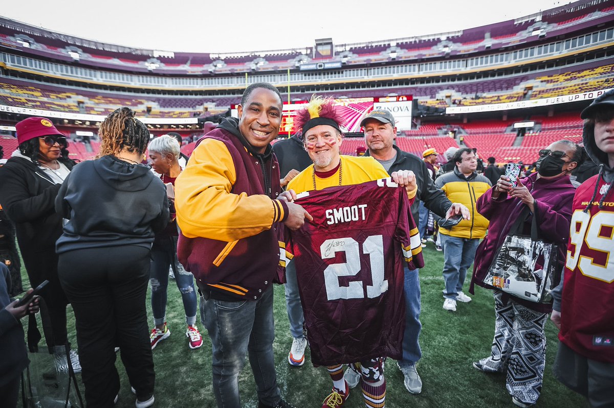 Commanders's tweet photo. Scenes from the draft party at @FedExField! https://t.co/kuwZ9ZHEzD