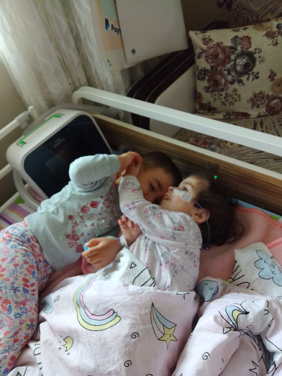 avcNeslii's tweet photo. Gözlerinizi kapatın ve @Nilayaumutol kızımızın annesi olduğunuzu hayal edin, neler yapardınız kızınız icin, lütfen ellerinden tutalım, 2 kardeş birlikte mutluca oynasın #WhatsApp #AnadoluEfes #Mahkum #ZulmeKarsıBirlikteyiz #Finalfour https://t.co/ZcXQdBZiLU