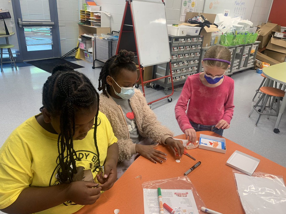 APSChristensen's tweet photo. Thank you @ARosieRiveter and @APSDrwDragonDEN for an engaging magnetism project! We enjoyed using our imaginations! @DrewPTA @APSDrew @APSscience https://t.co/WKF1WPsE9P