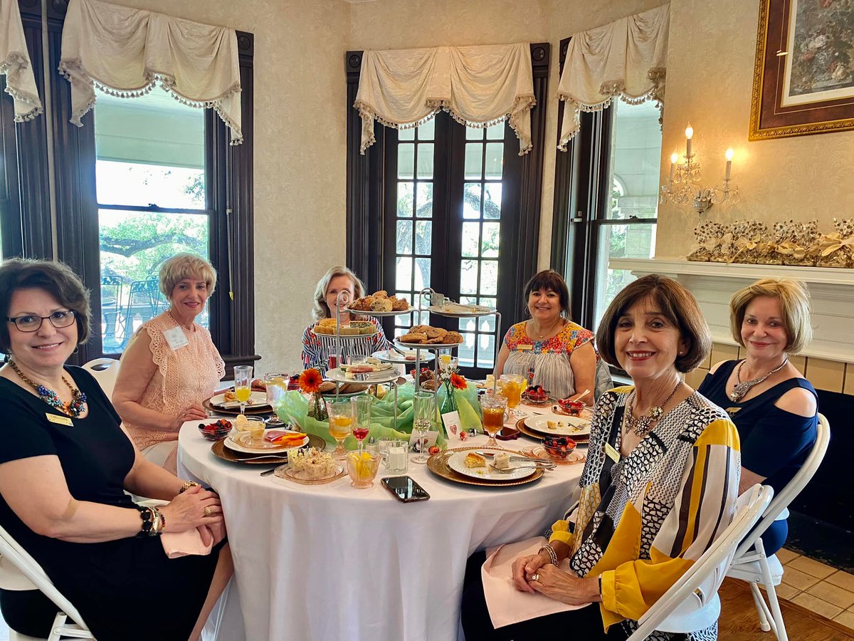 AustinJrForum's tweet photo. AJF has over 50 years of history in supporting the #Austin area and uniting #women who are generous of time &amp; talent. Sunday we honored Sustaining members (5+ years of active service) with a brunch at The Caswell House. A beautiful legacy event! #powers4good https://t.co/TajuRW6JU8