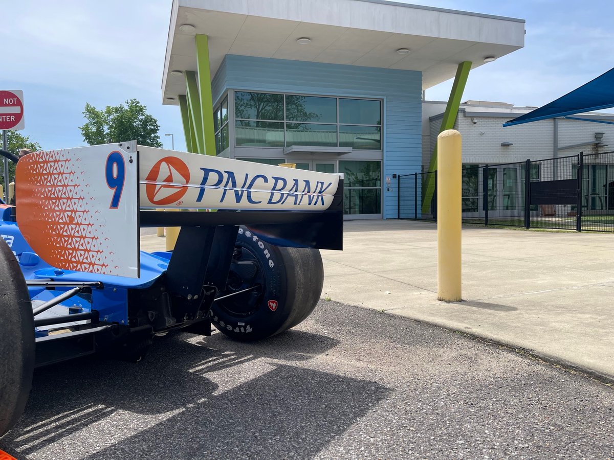 Raced over to Woodlawn with @scottdixon9 for a #PNCGrowUpGreat reading of Peg + Cat: The Race Car Problem. Pre-K students got to test out the @PNCBank No. 9 car ahead of the @IndyCar race at @BarberMotorPark this weekend. 

#PNCAlabama #BankOnThe9 #ilikewinners @CGRTeams