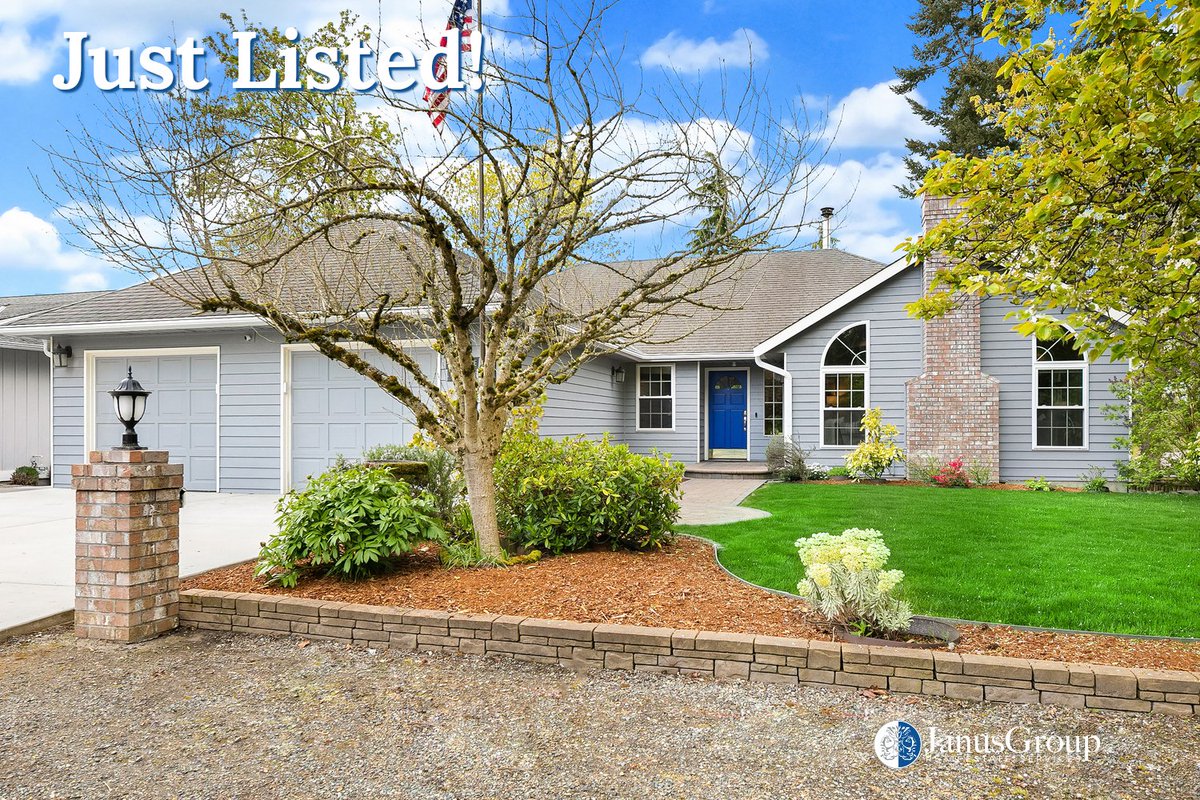 JanusGroupRE's tweet photo. 🚀 NEW LISTING!
🏡 Des Moines With A View: An Updated Three Bedroom Home For Sale
🍽 Remodeled kitchen with stainless appliances, pantry, island, more
🔭 Captivating Puget Sound views
🌲 Outdoor living options: 500+ sqft wood deck, flat + fenced yard
#DesMoinesWA #Seattle https://t.co/WaqF9cy9Ur