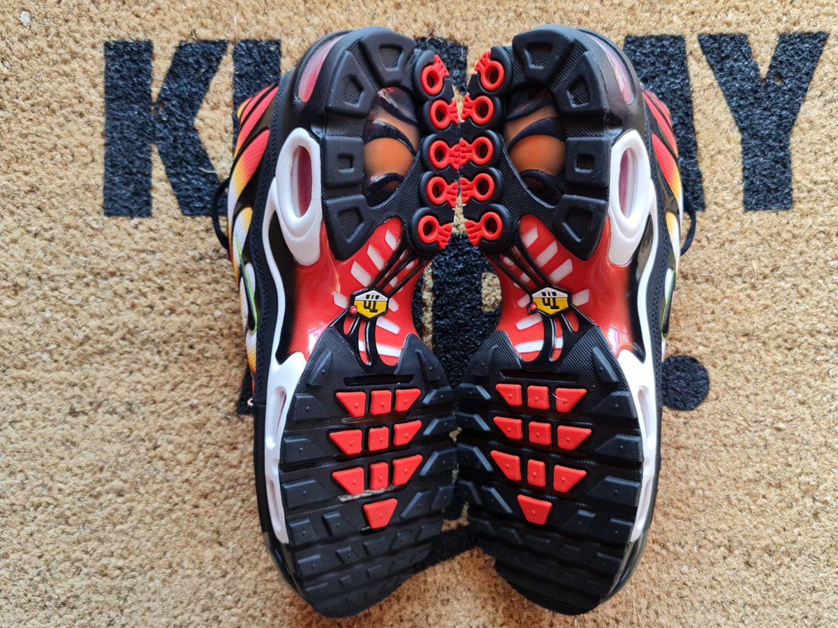SNKRB17CH's tweet photo. >>>>>>>>>> NEW ITEM! <<<<<<<<<<
Nike Air Max Plus PK Team Orange/Black-Volt
>>> INTRODUCING: My brand new Nike Air Max Plus PK Team Orange/Black-Volt 😍
More Pics on #SneakerBase
https://t.co/XTrJXm989H
#Gay #Sneaker #Fetish #SneakerBase https://t.co/Bg65rdIPRF