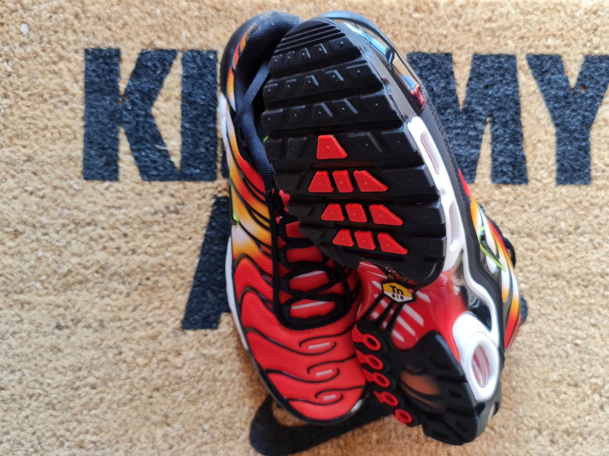 SNKRB17CH's tweet photo. >>>>>>>>>> NEW ITEM! <<<<<<<<<<
Nike Air Max Plus PK Team Orange/Black-Volt
>>> INTRODUCING: My brand new Nike Air Max Plus PK Team Orange/Black-Volt 😍
More Pics on #SneakerBase
https://t.co/XTrJXm989H
#Gay #Sneaker #Fetish #SneakerBase https://t.co/Bg65rdIPRF