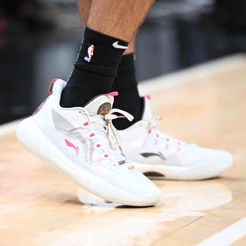 MiamiHEAT's tweet photo. Something special about those playoff kicks 👟

See what our guys wore in the first round on Beyond the Hardwood ⬇️