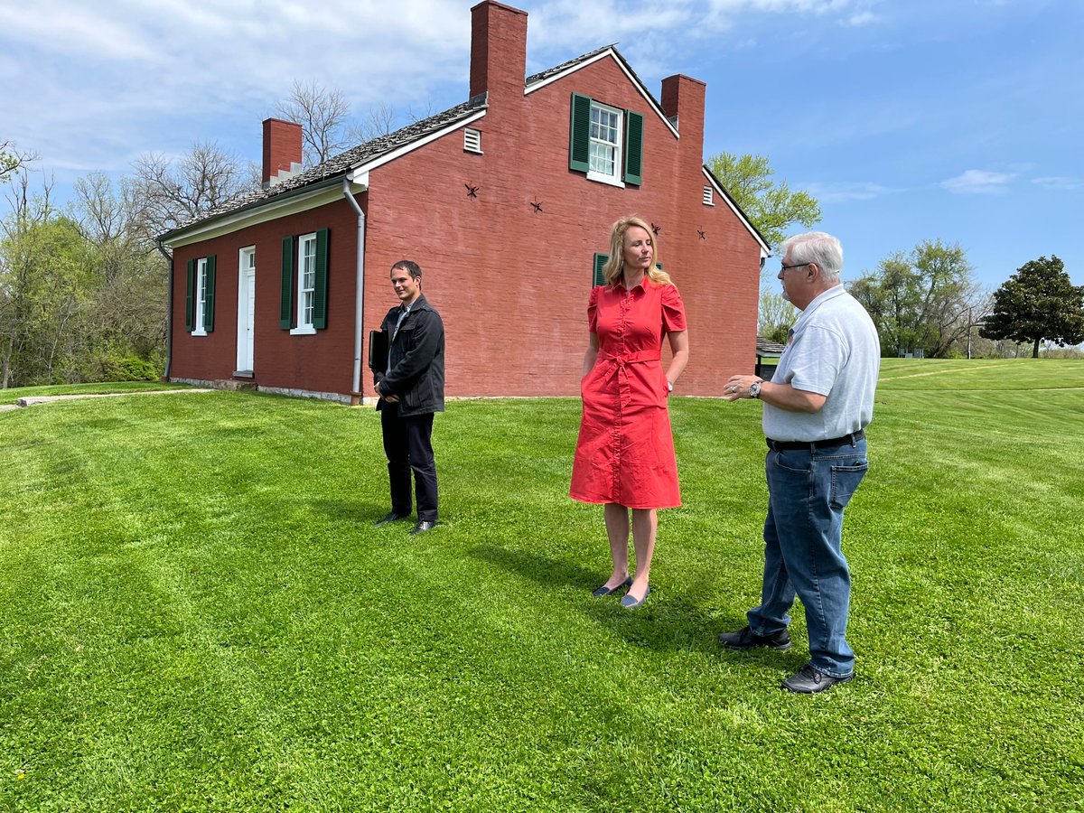 OhioDevelopment's tweet photo. Today, Director @LydiaMihalik was in Brown and Clermont Counties to announce @GovMikeDeWine's proposed $500 million investment in Ohio's 32 Appalachian Counties. She also stopped by the historic John Rankin House in Ripley.
#OhioBUILDS #OhioFindItHere #OhioHistory https://t.co/gfLkKacj5Q
