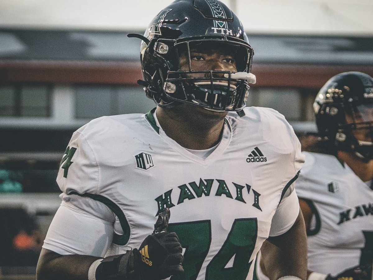 COSGIANTS_FB's tweet photo. We want wish COS OL ALUM @genepryor2014 a huge congratulations on all his success and we will be rooting for him as the NFL draft kicks off tonight! #GoGIANTS #NFLGIANTS https://t.co/UUr43VkYXu