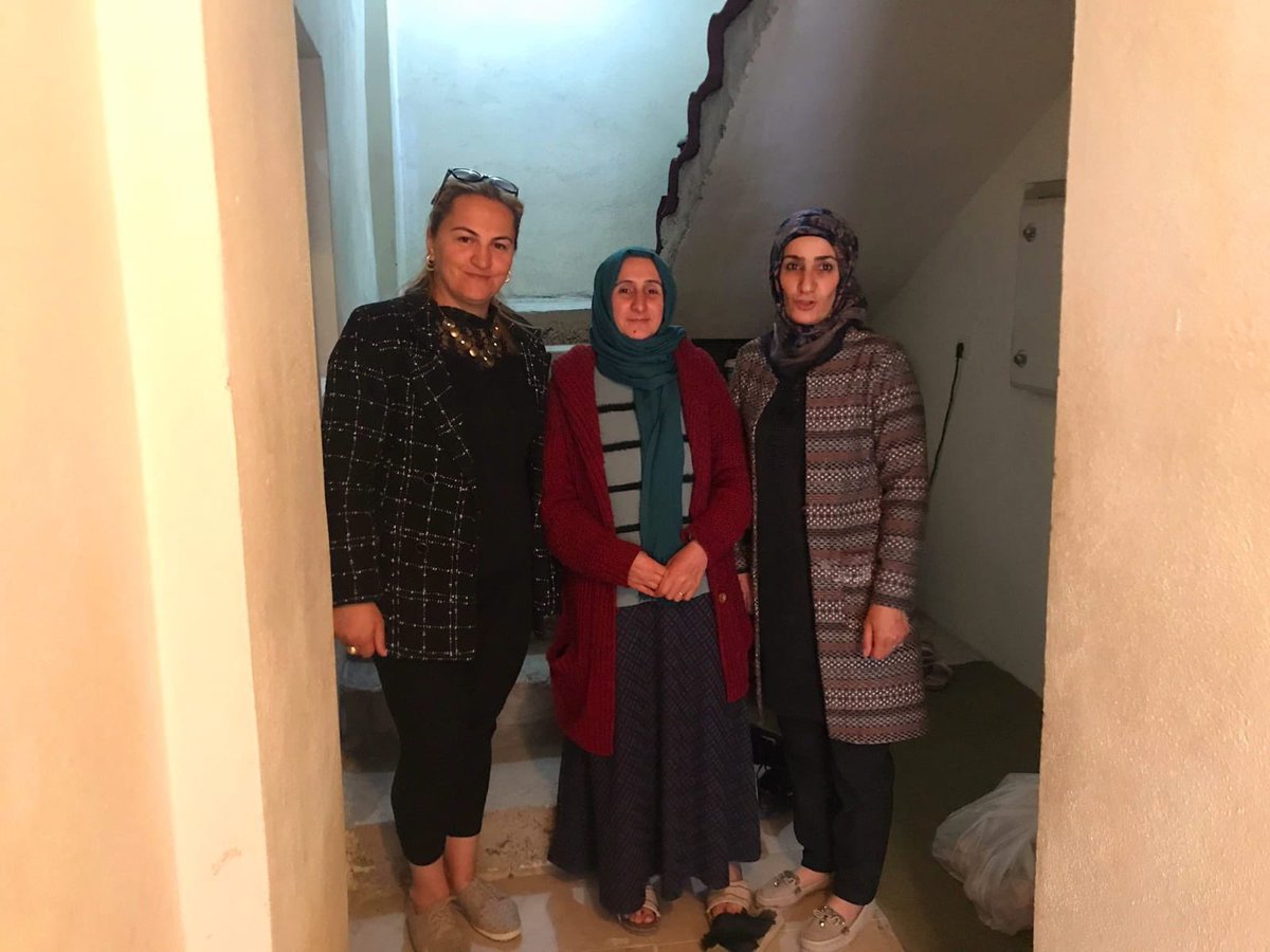 Akkadin_Hakkari's tweet photo. #Hakkaride iftar öncesi ziyaretlerimize aile ziyaretleri ile devam ediyoruz.

#Ramazan  ayının manevi iklimi ve bereketiyle evlerinden neşe ve huzur hiç eksik olmasın inşallah. https://t.co/ocKzEfGKJi