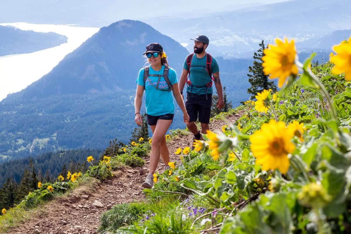 Vancouver_USA's tweet photo. Flowers don’t tell, they show. 😍 Happy #MayDay, get out and find some wildflowers this month. 🌻 Head to the link below for the best flower spots in SW Washington! #DiscoverVanWA #SWWAViewsToYou
➡️https://t.co/nYQAXfhYjo https://t.co/GovcmEaG63