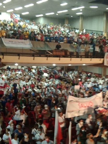 torres_iribar's tweet photo. #Cuba #LaHabana #CubaVive #VamosConTodo
 #CubaViveYTrabaja  Plenaria #1Mayo en el teatro Lázaro Peña¨ https://t.co/xa5EvxtKRr