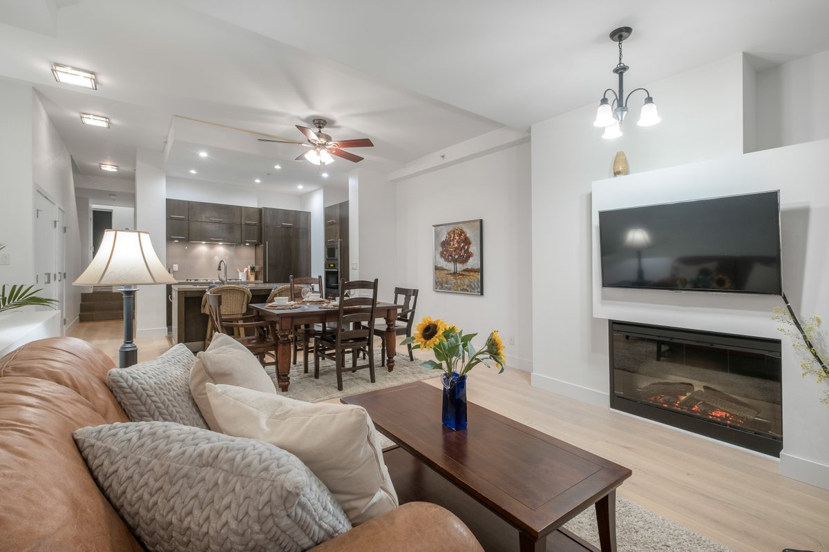 Leo_Wilk's tweet photo. Welcome to the prestigious CORUS Building by Bastion, nestled in the quiet neighbourhood of UBC. This turn key 3 bed townhome boasts a modern/contemporary design. #newlisting #vancouverrealtor

See more at: https://t.co/Lgx6ASPAjO https://t.co/MHRMOwGAvy