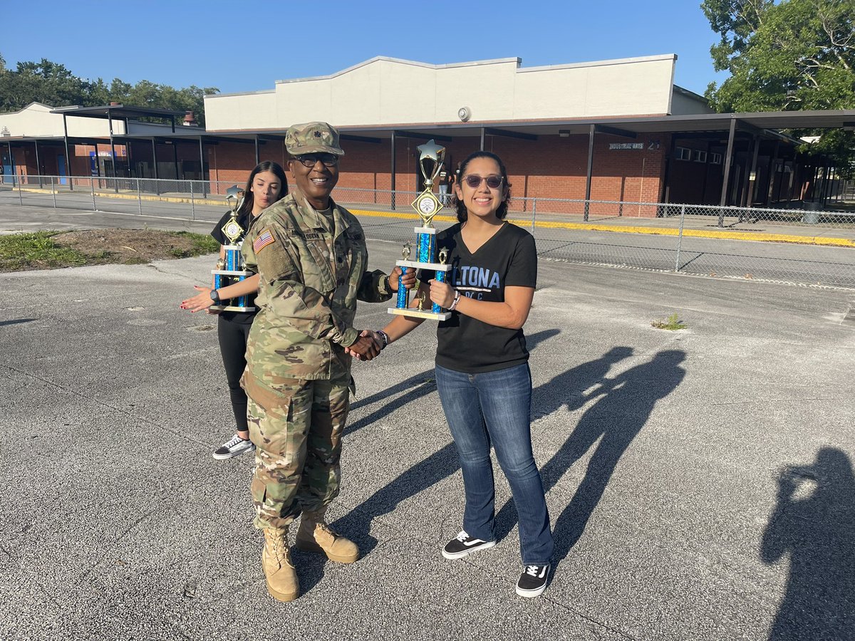 alvesta_lobban's tweet photo. Today was lit🔥🔥! At the crack of dawn, we recognized #DHSJROTC cadets for their dedication and hard work earning DHS JROTC #HonorUnit for their program excellence🇺🇸👍🏾. Thank you @MikeMicallef1 and all our APs for your spt & pizza🎤@DHSHappenings https://t.co/TpSwbjX2Ky
