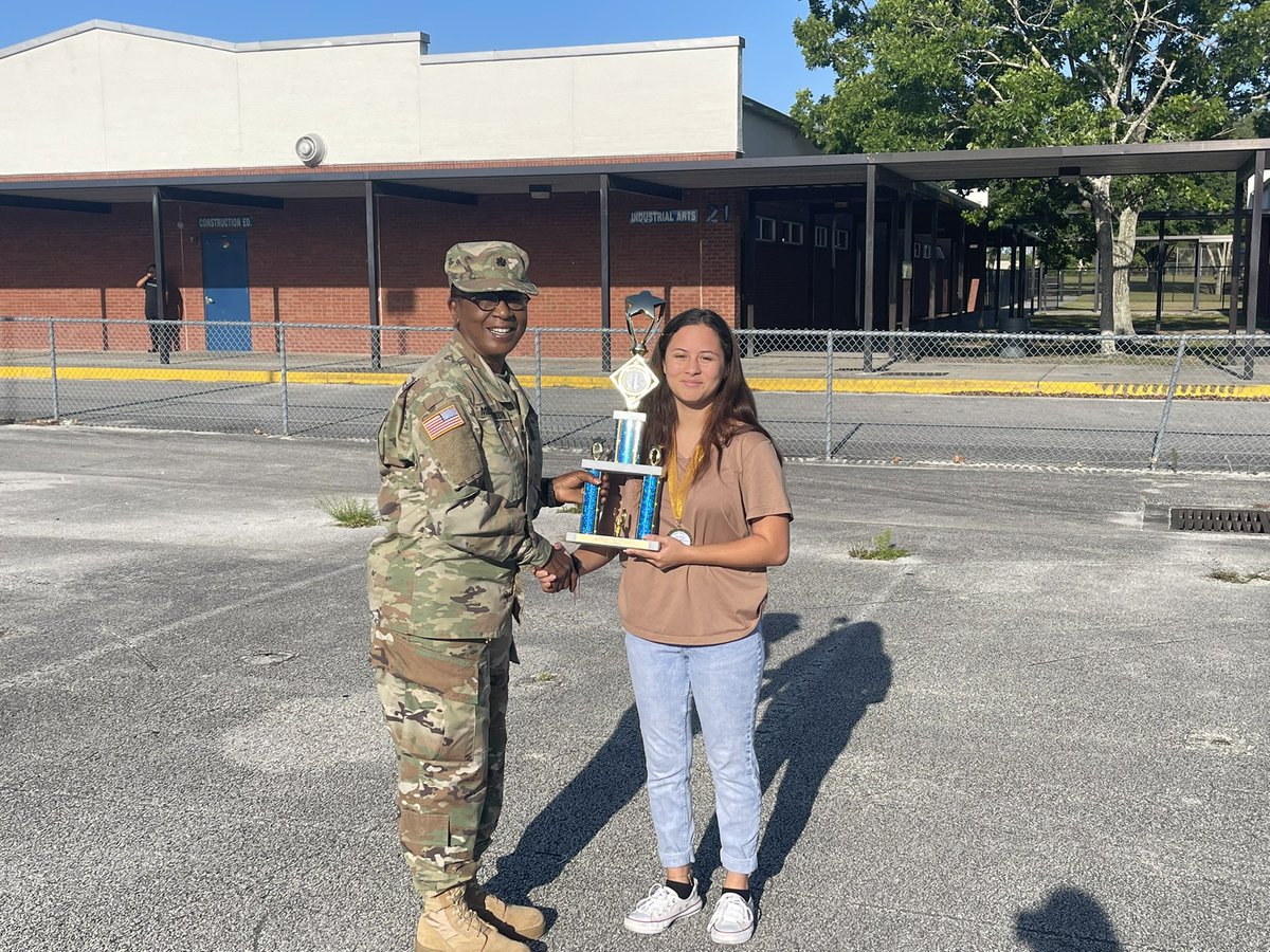 alvesta_lobban's tweet photo. Today was lit🔥🔥! At the crack of dawn, we recognized #DHSJROTC cadets for their dedication and hard work earning DHS JROTC #HonorUnit for their program excellence🇺🇸👍🏾. Thank you @MikeMicallef1 and all our APs for your spt & pizza🎤@DHSHappenings https://t.co/BLqRwcqtJl