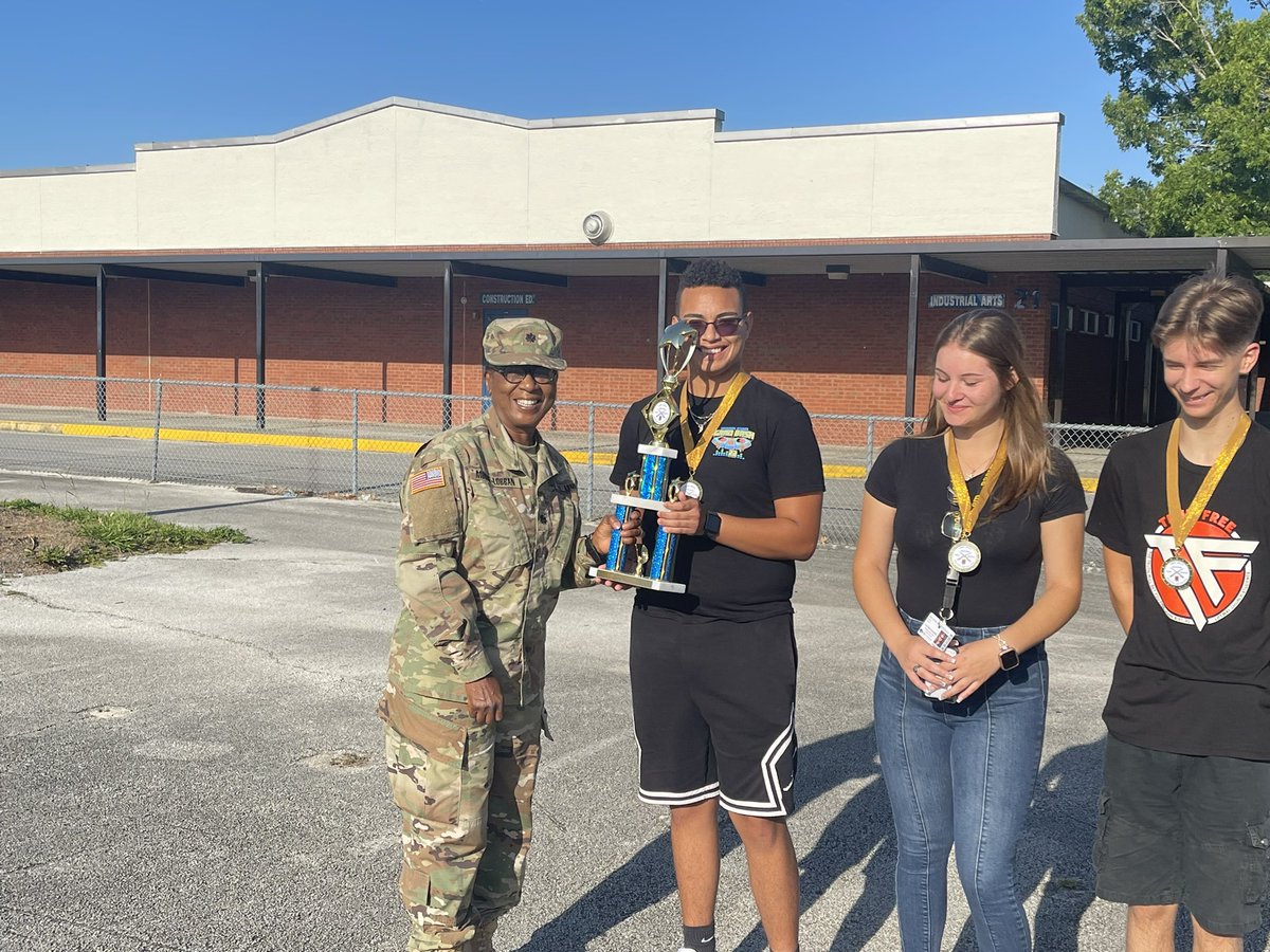 alvesta_lobban's tweet photo. Today was lit🔥🔥! At the crack of dawn, we recognized #DHSJROTC cadets for their dedication and hard work earning DHS JROTC #HonorUnit for their program excellence🇺🇸👍🏾. Thank you @MikeMicallef1 and all our APs for your spt & pizza🎤@DHSHappenings https://t.co/qBS8lZB2lt