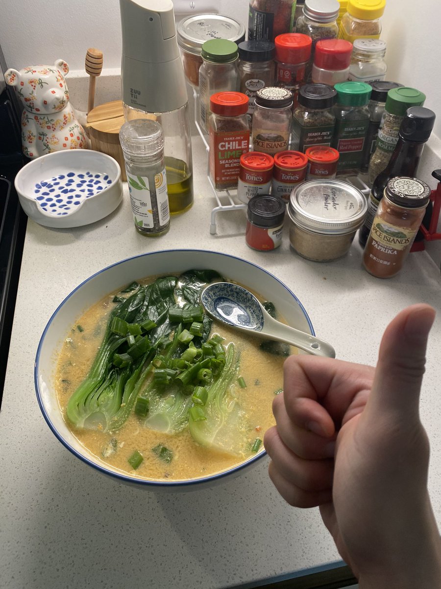 I love eating ramuya! To keep it relatively healthy I like to toss in some greens 🥬. For the broth I added an egg and some kewpie to give it a creamy texture. Highly recommend for a quick lunch hehe
#SSDCookingChallenge <a href="/SSDefendersNFT/">REBELS SECRET HQ</a>