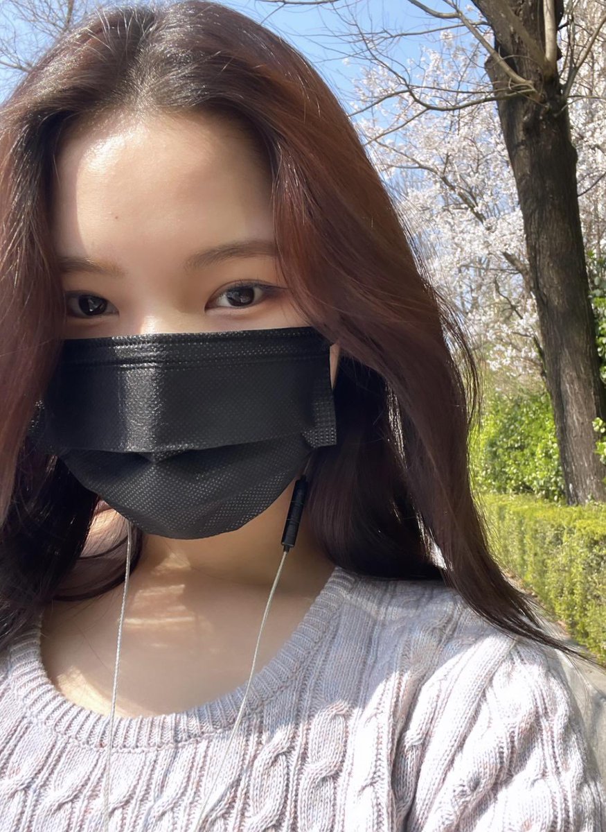 rinaselca's tweet image. 