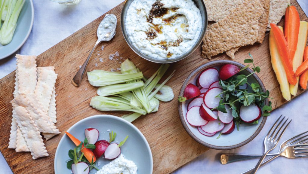 Thursday is "weekend eve," amirite? So it's time to think about weekend snacking. You can't go wrong with this light, herbaceous Queso Fresco with Spring Vegetables. Get the recipe by <a href="/whitneyotawka/">Whitney M. Otawka</a> here: culturecheesemag.com/recipes/whippe…