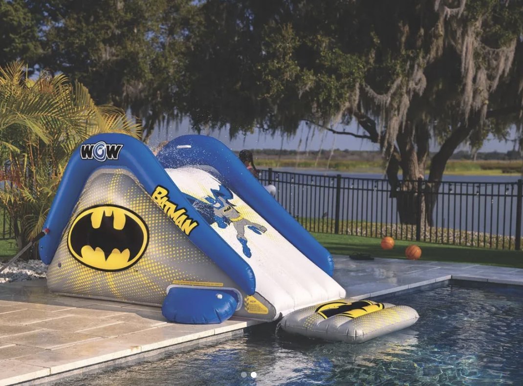 Da na na na na na na na, BATMAN! 🦇 It’s #nationalsuperheroday and we’re celebrating Gotham-style.

This slide, and more exclusive products from WOW’s line with <a href="/DCComics/">DC Comics</a>  are coming very soon. 

wowwatersports.com/dc-branded-col…