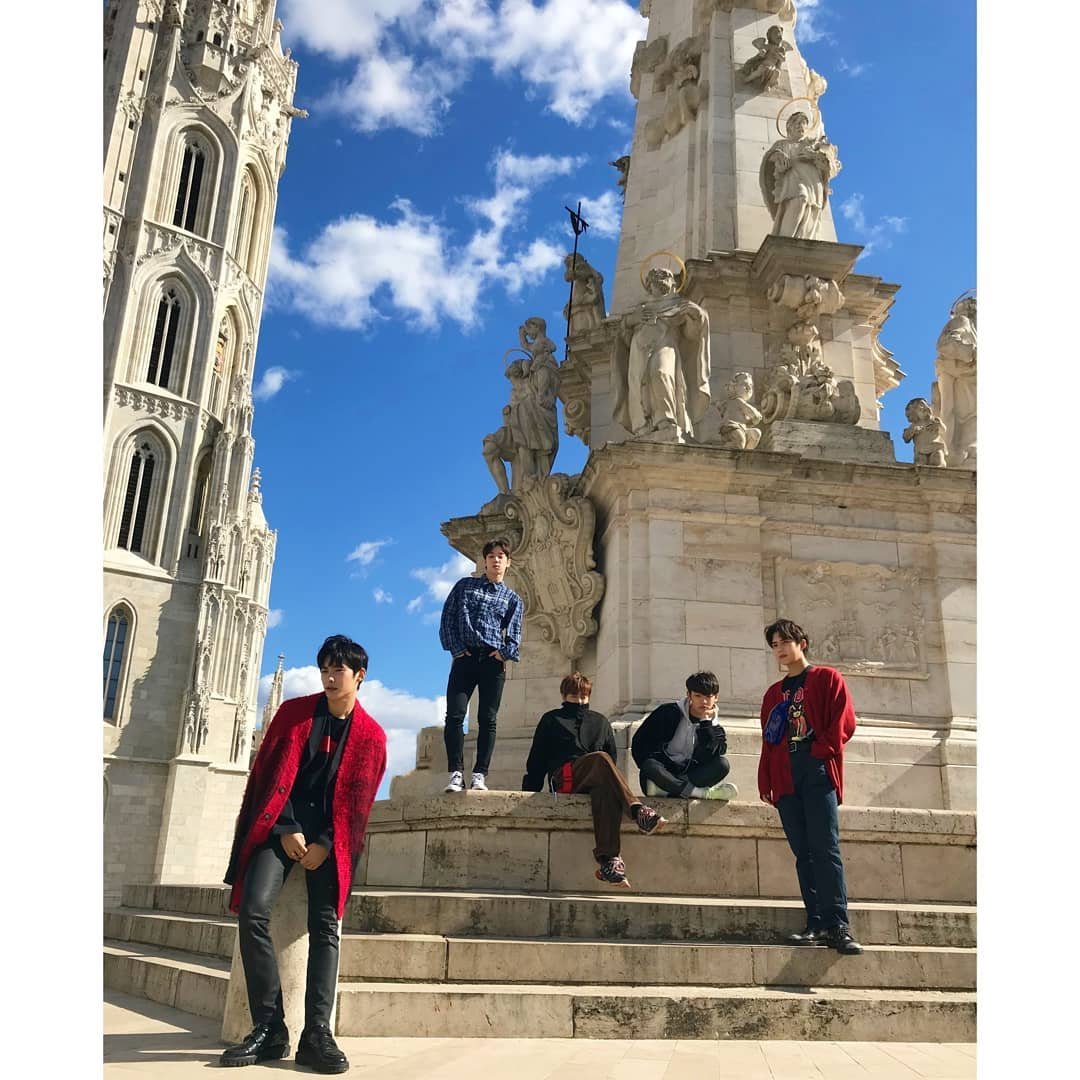 ACEtagram_7's tweet photo. 190306

[#ACE_PHOTO]
A.C.E WORLD TOUR IN EUROPE - TO BE AN ACE
✔Special Project is Coming soon !

#ACE #에이스
#ACE_WORLD_TOUR
#TO_BE_AN_ACE
#SPECIAL_PROJECT
#COMING_SOON

🖇️ https://t.co/di8VXIaQyh

#ACE #에이스 @official_ACE7 https://t.co/zveEzJhDjL
