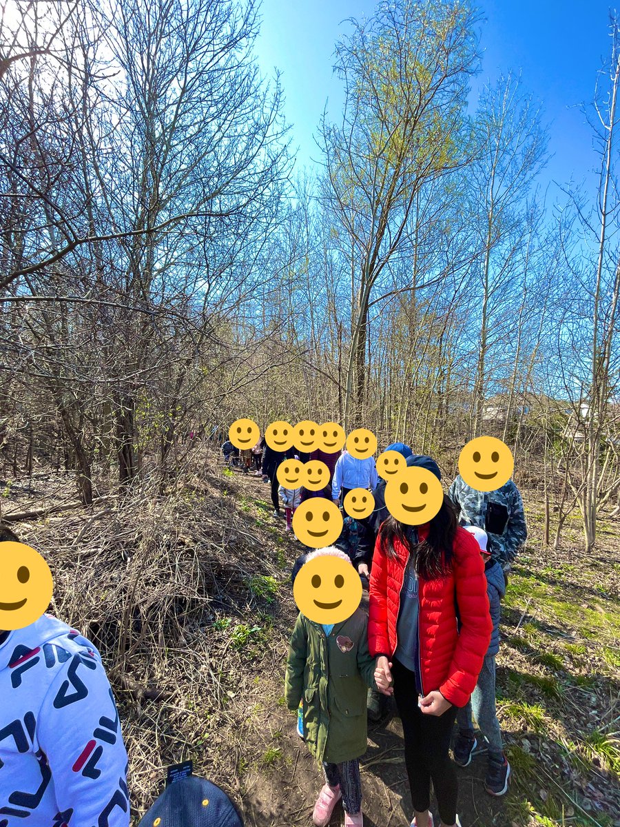 MsMaltez's tweet photo. Nature walk with our kindergarten reading buddies ☺️🌿 @StMatthews_DC @DurhamCatholic https://t.co/4j3kQdzbZ0
