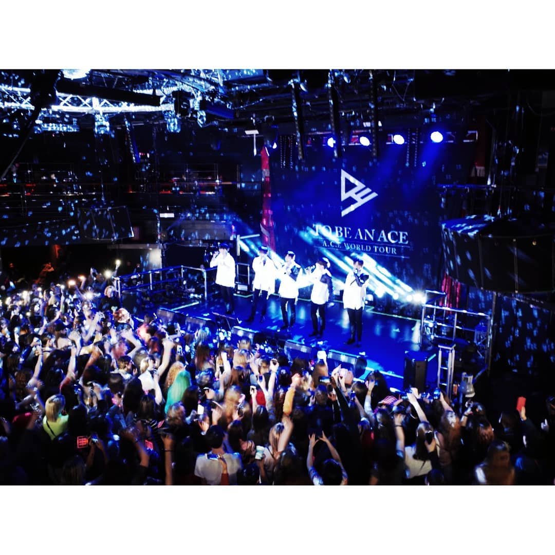 ACEtagram_7's tweet photo. 190310

[#ACE_PHOTO]
A.C.E WORLD TOUR IN EUROPE - TO BE AN ACE
2019.03.08 #9 DUBLIN CHOICE ♥️
#ACE #에이스
#ACE_WORLD_TOUR
#TO_BE_AN_ACE

🖇️ https://t.co/YyJAPWbMTi

#ACE #에이스 @official_ACE7 https://t.co/Wsun0lNR9s