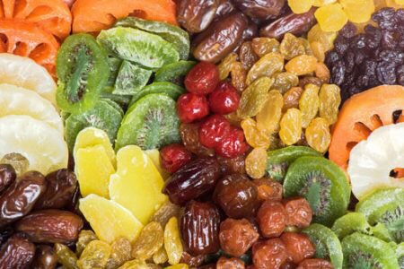 "مجلس الصحة الخليجي": 

قدموا لأطفالكم الفواكة المجففة والمكسرات بدلًا من حلوى العيد.