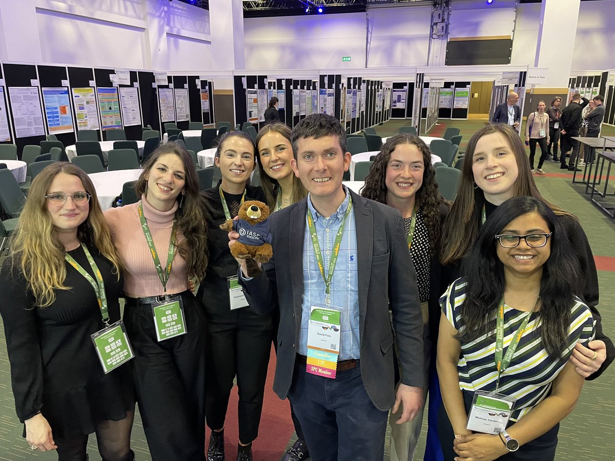 24 hours later - but another photo o Bucky with a great group of new friend at the <a href="/EFIC_org/">European Pain Federation EFIC®</a> opening reception <a href="/IASPpain/">IASP</a> #congress2020