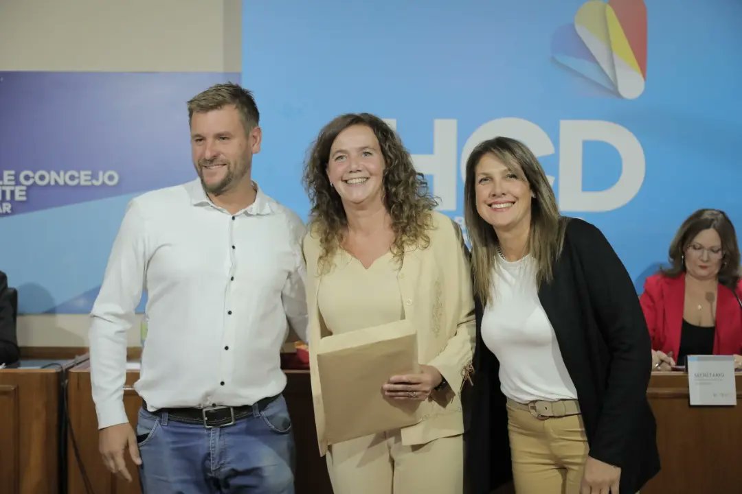 StellaMConcejal's tweet photo. 🔵En este corto periodo de casi 2 años como Concejal, quiero agradecer muy especialmente a las personas que me permitieron formar parte de una lista, al Partido Justicialista, a mis compañer@s de Bloque, personal del HCD... https://t.co/rGjkYPBbW7