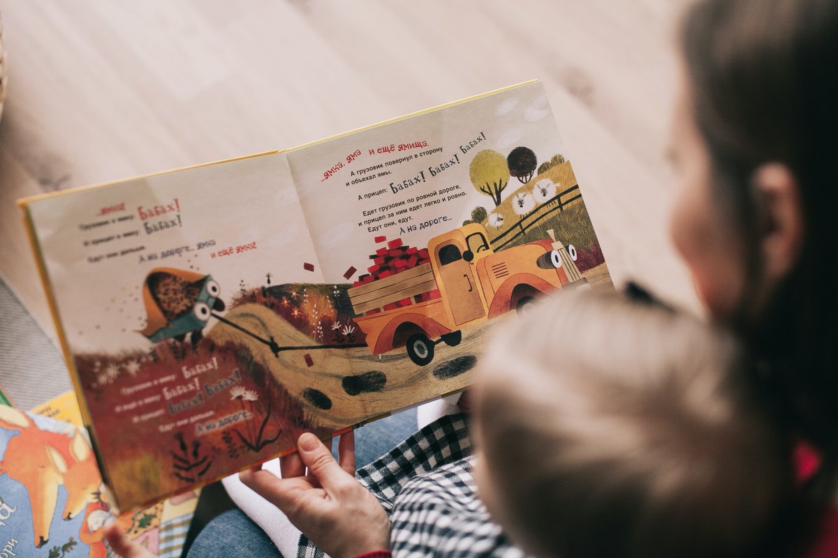 continterpreter's tweet photo. #Storytelling comes in many flavors. Because of that, it sometimes can be difficult to identify what makes it so effective.

What do you think makes storytelling great? https://t.co/QkLl6QZqR1