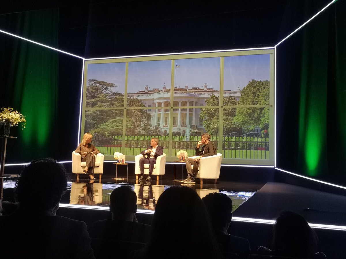 valcarcel_mi's tweet photo. Este año sí!!! Un #PremioPrimaveradeNovela con @editorialespasa y @ambitocultural dándolo todo. Muy disfrutado!!! Un placer haber charlado con tannnnnta gente conocida y querida... Libreros, editores, comerciales... como en los viejos tiempos...@VicenteVallesTV #Operacionkazan https://t.co/oQWnbhStKb