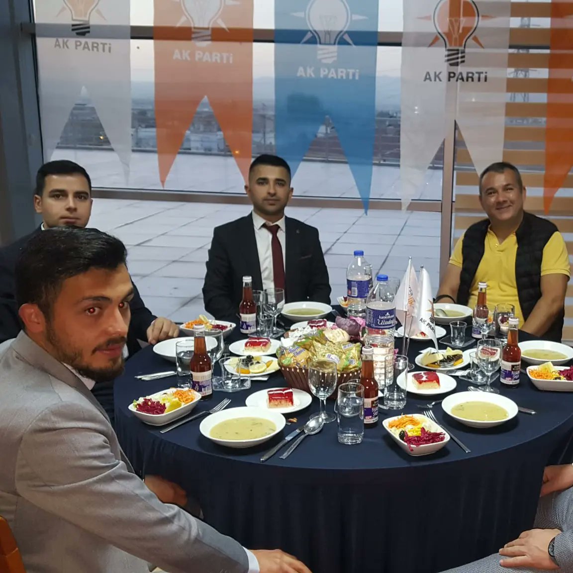 orhaneli_ak's tweet photo. Bursa AK Gençlik Vefa İftarı 

Kuruluşundan günümüze İl ve İlçe Gençlik Kolları Başkanlığı yapmış kıymetli büyüklerimiz ve yol arkadaşlarımız ile gönül soframızda bir araya geldik.İlçe Gençlik Kolları Başkanımız Sn.Enes Ankıt+ https://t.co/aiu5e30uka