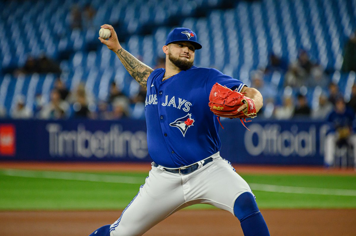 timandfriends's tweet photo. Alek Manoah 🔥🔥🔥

▪️ Has won 8 straight starts dating back to last season (2 ER or fewer in those outings)
▪️ Blue Jays are 12-0 over his last 12 starts
▪️ Has never lost a game at Rogers Centre (6-0) https://t.co/RKMGbmZ573