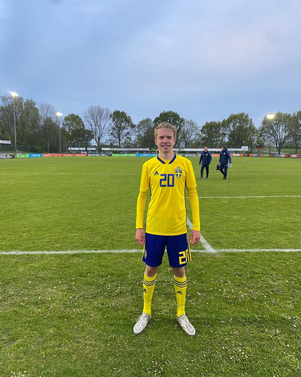 Målskytten! 🇸🇪👊 Stolt far!