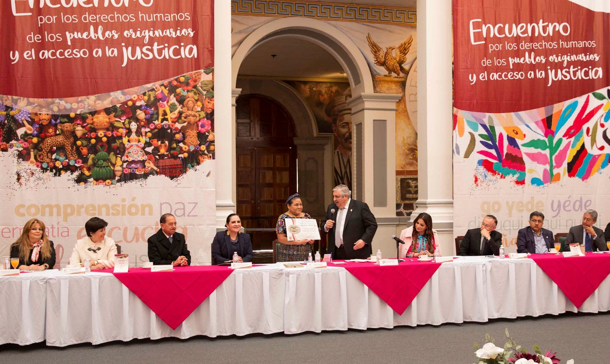 MagdoSodi's tweet photo. Mediante su palabra, @RigobertMenchu ha promovido una cultura por la paz, siendo voz y consciencia. 

Muy honrado de saludarle esta mañana en el Encuentro por los derechos humanos de los pueblos originarios y el acceso a la justicia, realizado en el @PJEdomex. https://t.co/CnQ2Mut3fE
